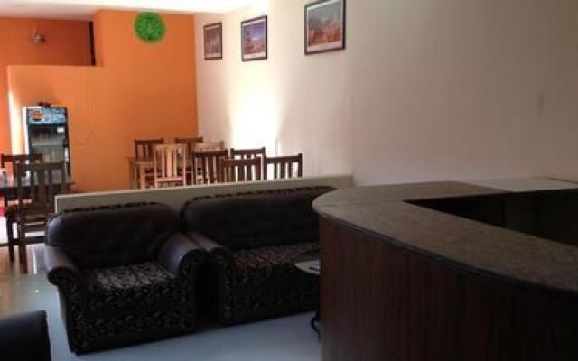 Traveler's Holiday Inn