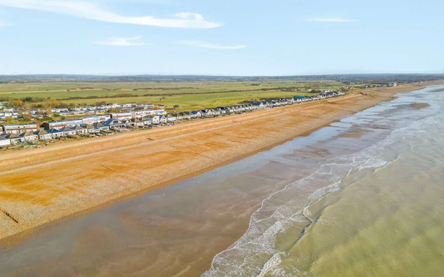 The Coastal Crab - Family-friendly Three-bed Beach House in Pevensey