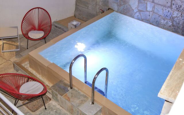 Olivia Sports and Sea