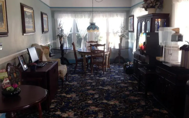 Studio 9 Hotel Catalina