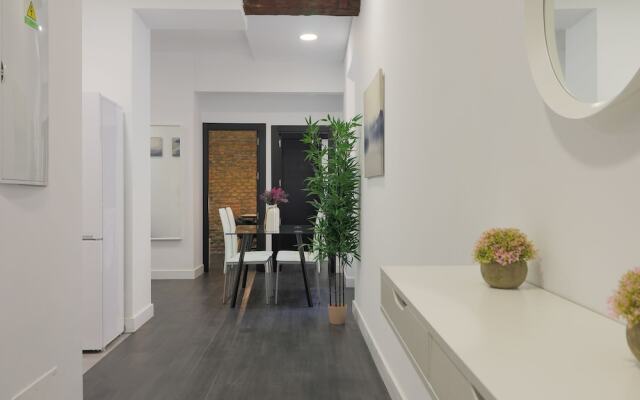 Industrial Style 2 Bedroom Apartment In Town