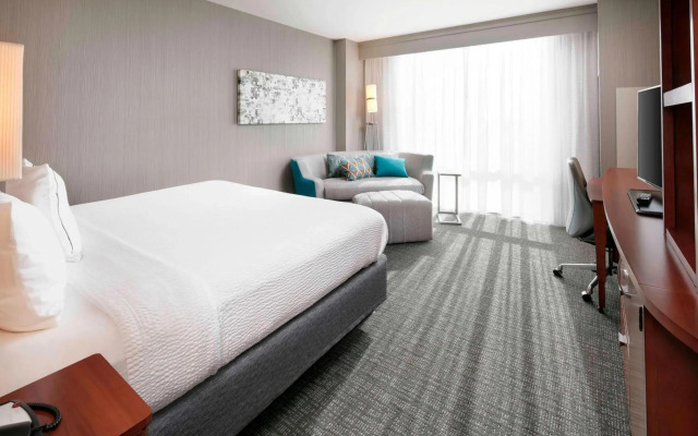 Courtyard by Marriott Indianapolis Downtown