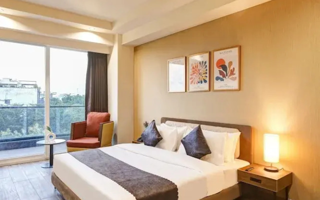 Saltstayz Premier – Golf Course Road & Sector 42