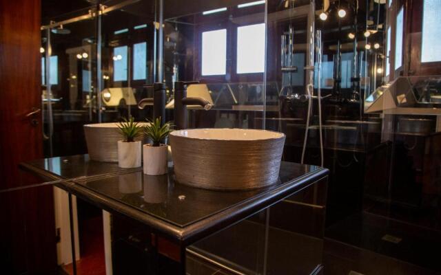 Magical 5 bedroom house with a pool