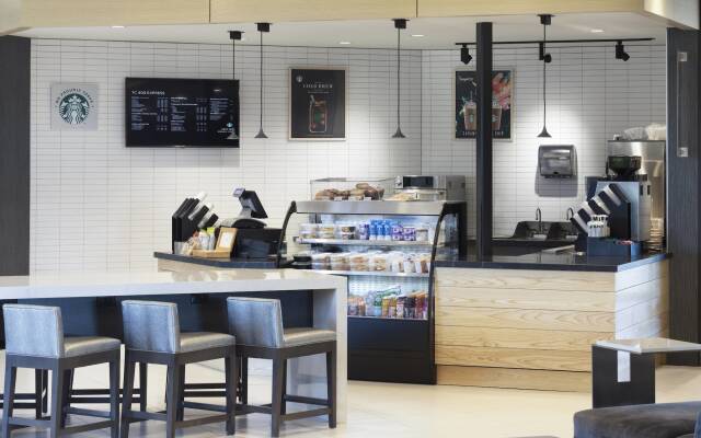 Delta Hotels by Marriott Minneapolis Northeast