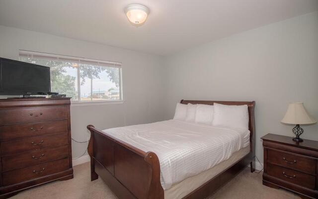 Oak Shores 58