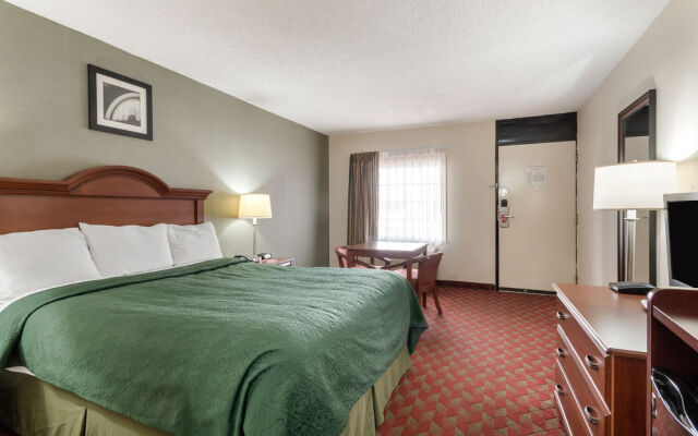 Econo Lodge Huntington - Barboursville University Area