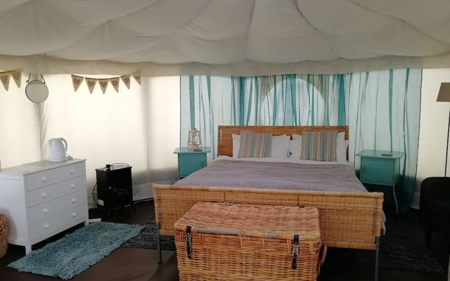 The Little Hide - Adult Only Camping Pods