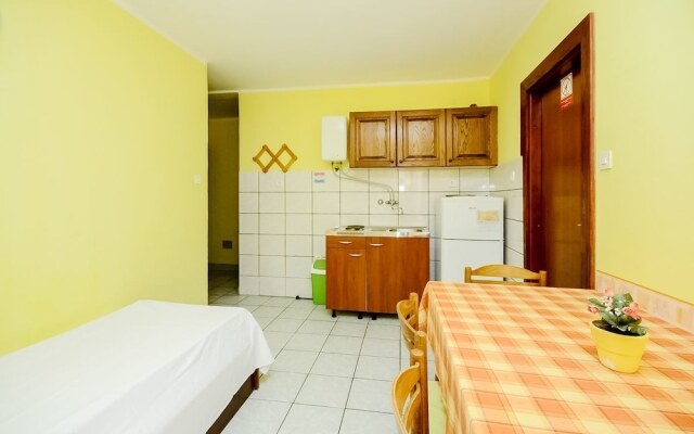 Apartments Mira 1210