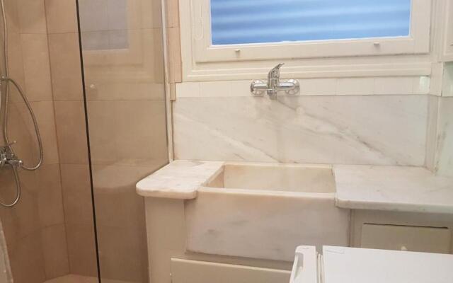 Violet Errathens Apartment - Athens Center, 7 BD, 3 BATH