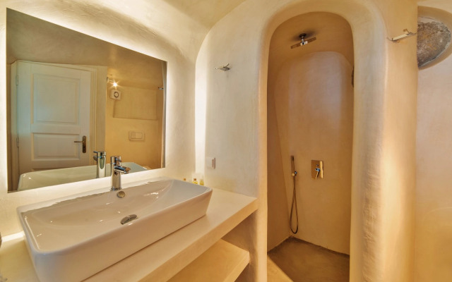 Armeni Village Rooms & Suites