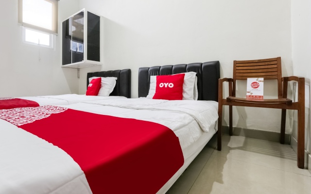 Super OYO 3838 Tamansari Guest House