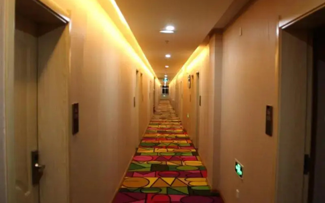 Shell Zhangye Ganzhou Area East Street Drum Tower Hotel