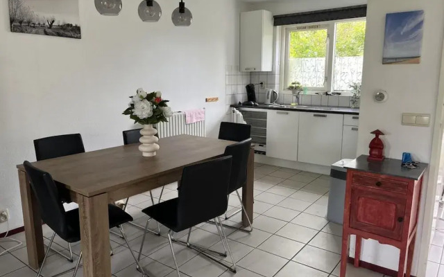 Snug Holiday Home With Garden