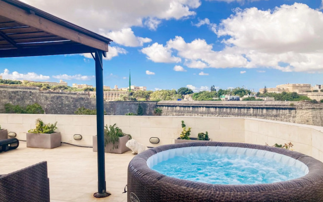Valletta and Grand Harbour Lookout