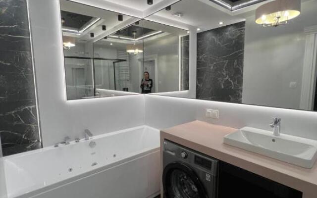 Apartament Primavera 2 z Sauną i Jacuzzi