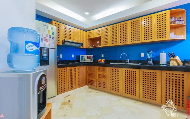 Deep Blue Condos - Entire