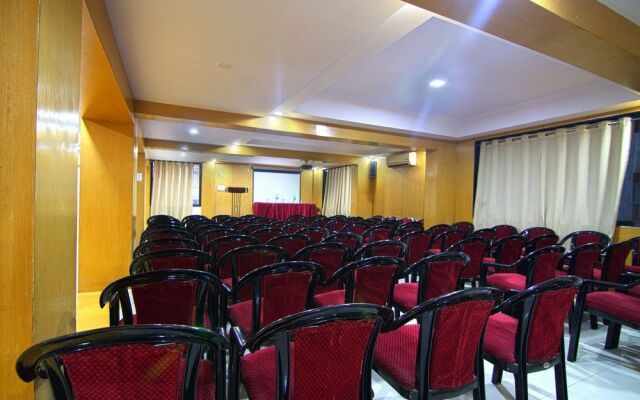 FabHotel Satish Executive Hinjewadi