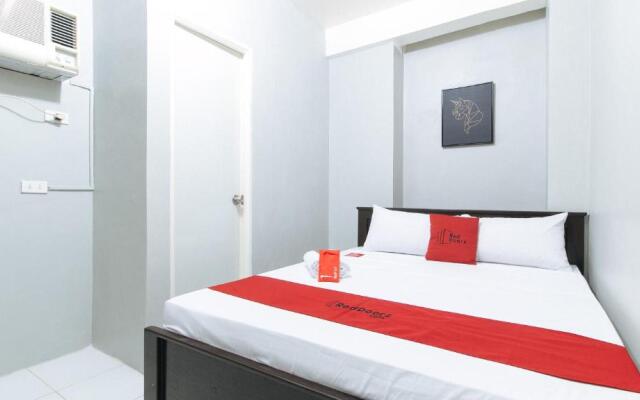 RedDoorz near Pasay Rotonda