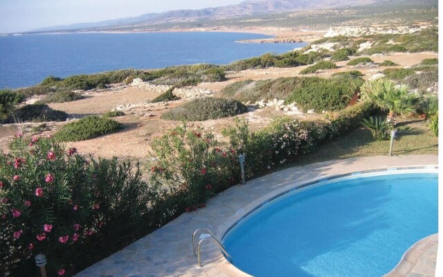 Nice Home in Pegia-paphos With Wifi and 4 Bedrooms