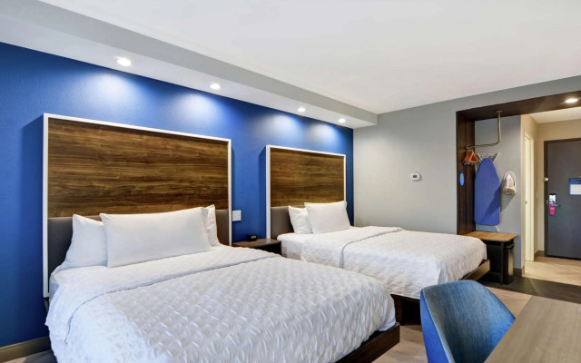 Tru by Hilton Richmond