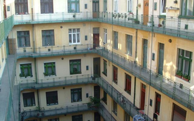 1st Apartments and Hostel