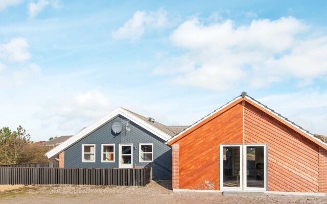 Inviting Holiday Home in Henne With Solarium