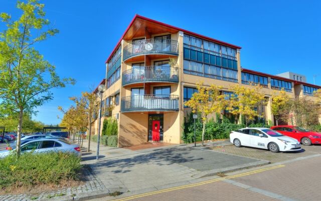 Xscape View Apartment With Balcony