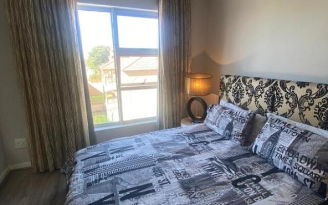 Immaculate & Central Apartment in Houghton