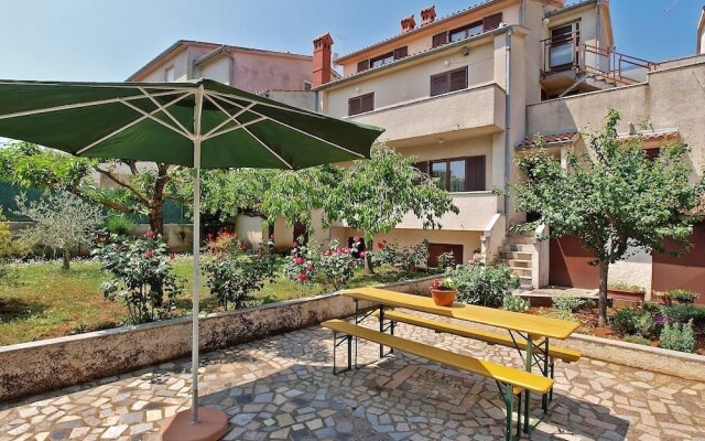 Apartments Nela Valdebek