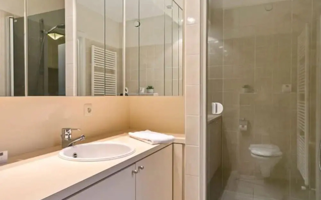 Cozy Apartment With Sea-view 1 min From Beach