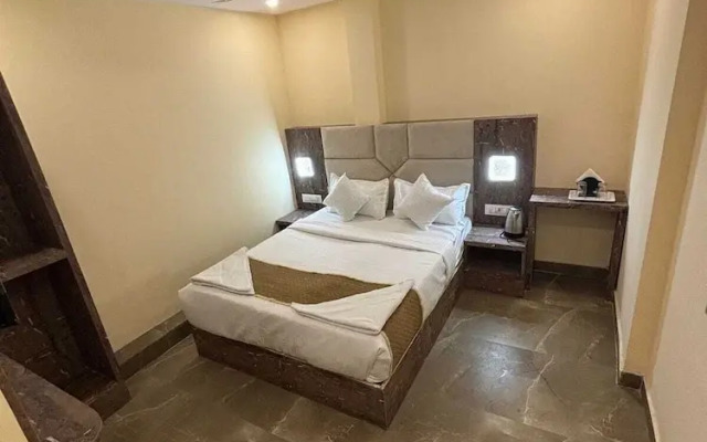 Hotel Crystal Castle