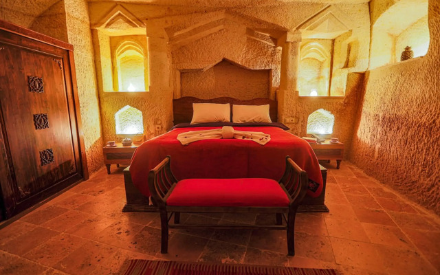 Sinasos Palace Cave Hotel