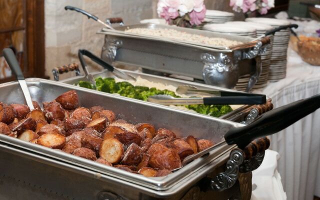 Holiday Inn St. Louis West Six Flags by IHG