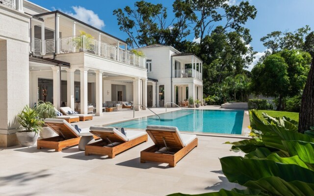 Villa Tamarindo is a Luxury 4 Bedroom Property in Holetown, St James