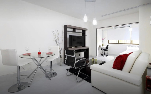 Luxury apartment with a/c next to chipichape mall