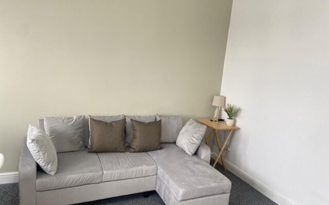 Stunning 2-bed Apartment in Twickenham