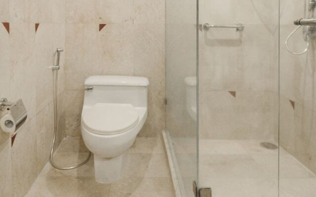 OYO Townhouse 781 Royal Palms Hotel