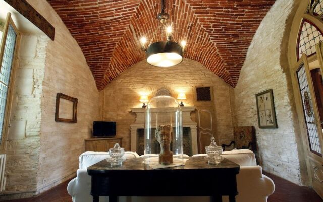 Domaine Du Buc, Le Chateau