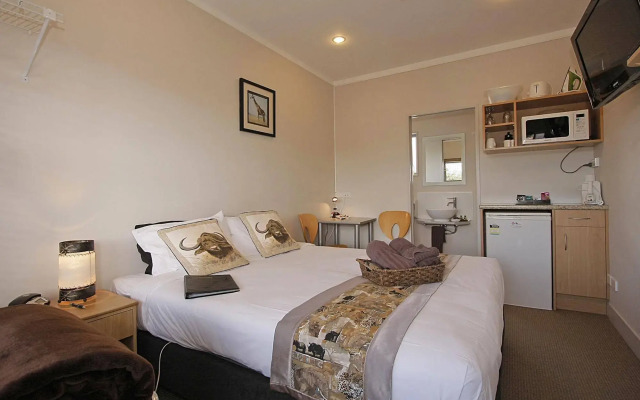 Big Five Motel