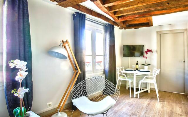 B 841  - Saint Germain des Près - Spacieux appartement