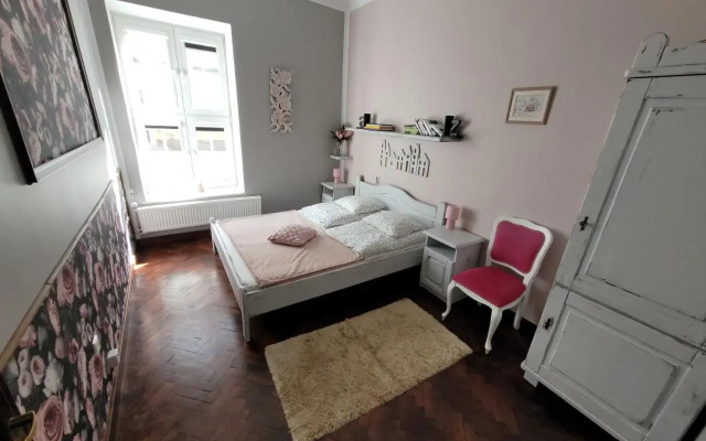 Old Town Apartment