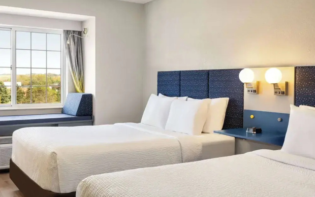 Microtel Inn & Suites New Ulm