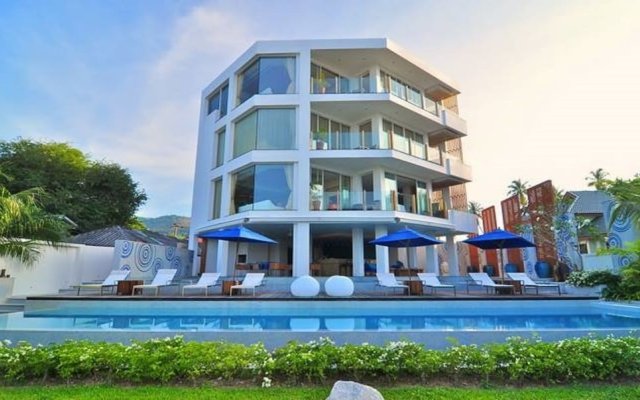 Beachfront Phuket Seaview Suites