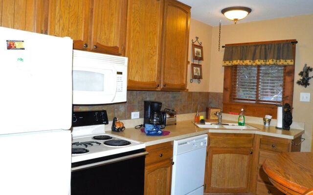Inn on Fall River & Fall River Cabins