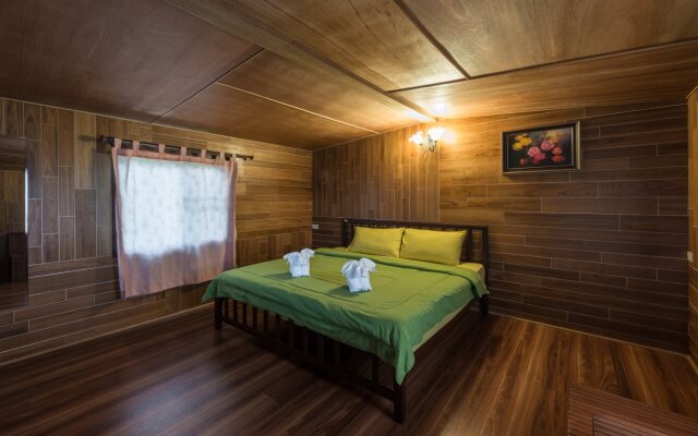 Alongkorn Farm and Resort