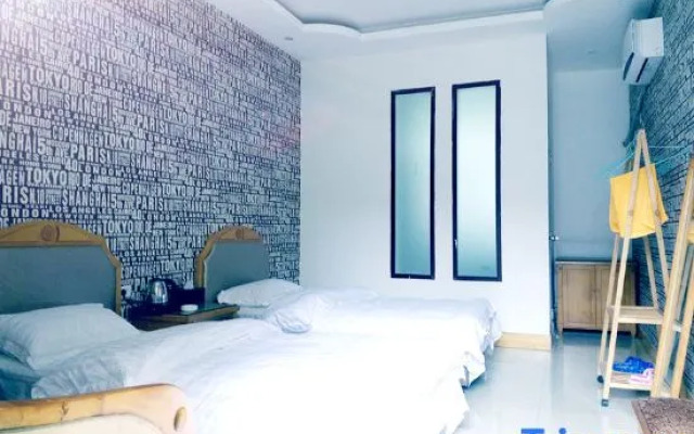 Zhumadian street guest hotel