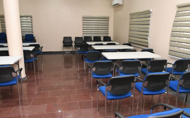 Goodview Suites& Apartments