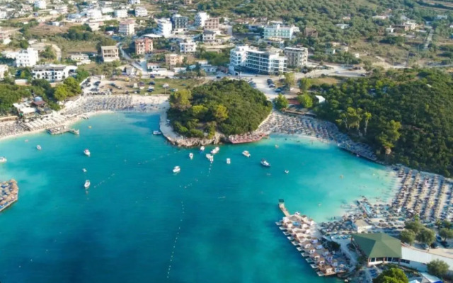 Vila MARE