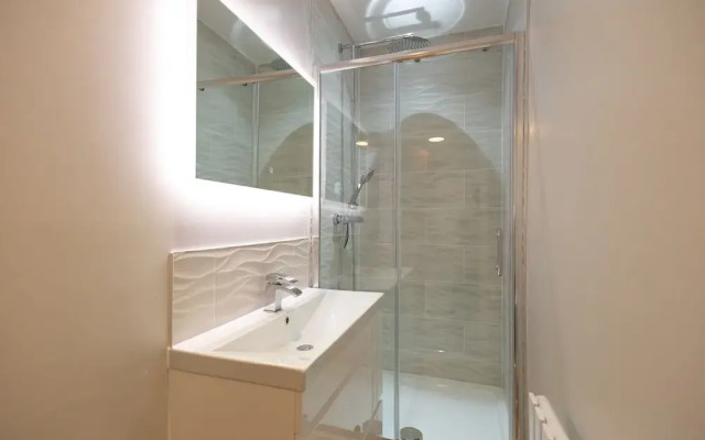 Bath Bliss Retreat - 7 Bedroom House
